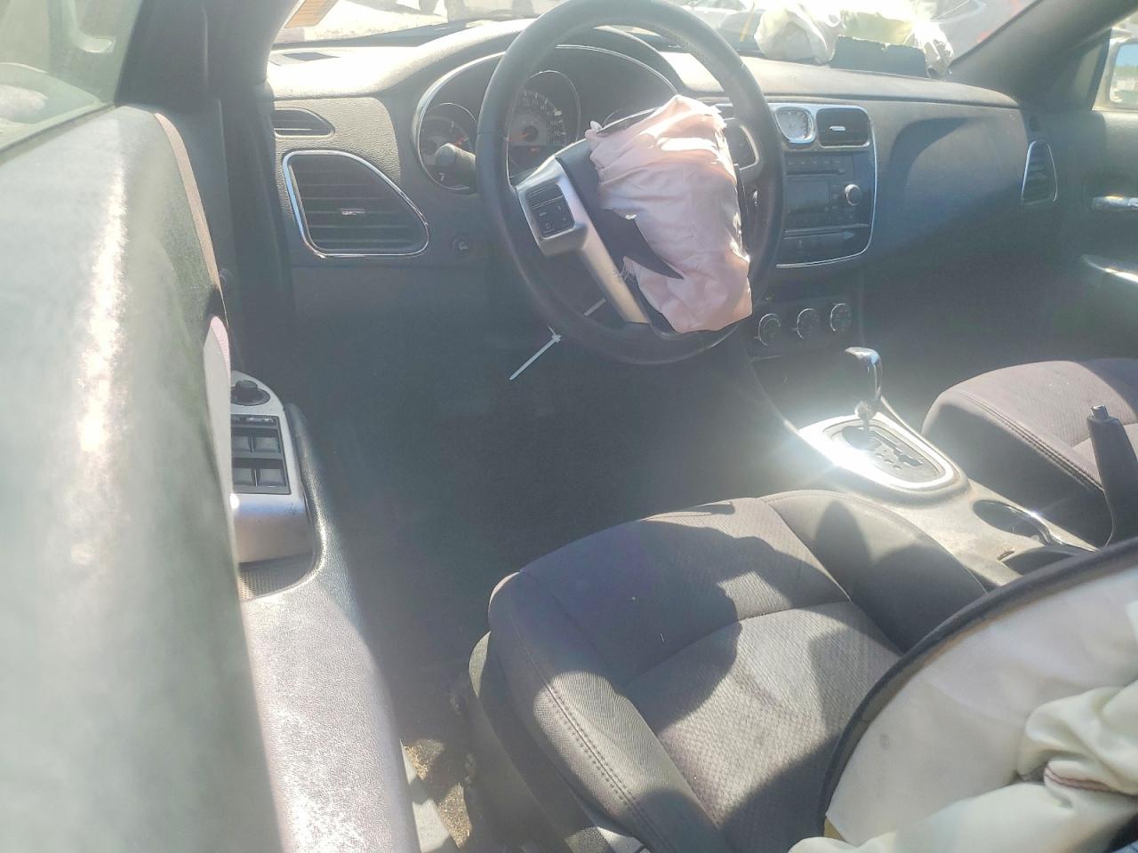 2013 CHRYSLER 200 TOURING photo 8
