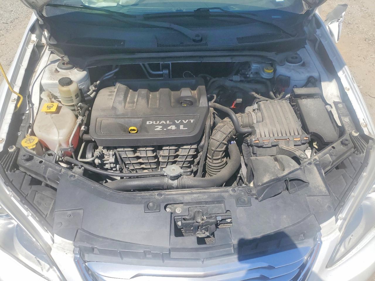 2013 CHRYSLER 200 TOURING photo 11
