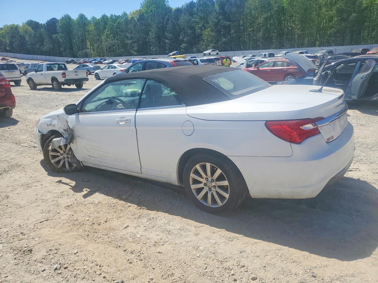 2013 CHRYSLER 200 TOURING photo 2