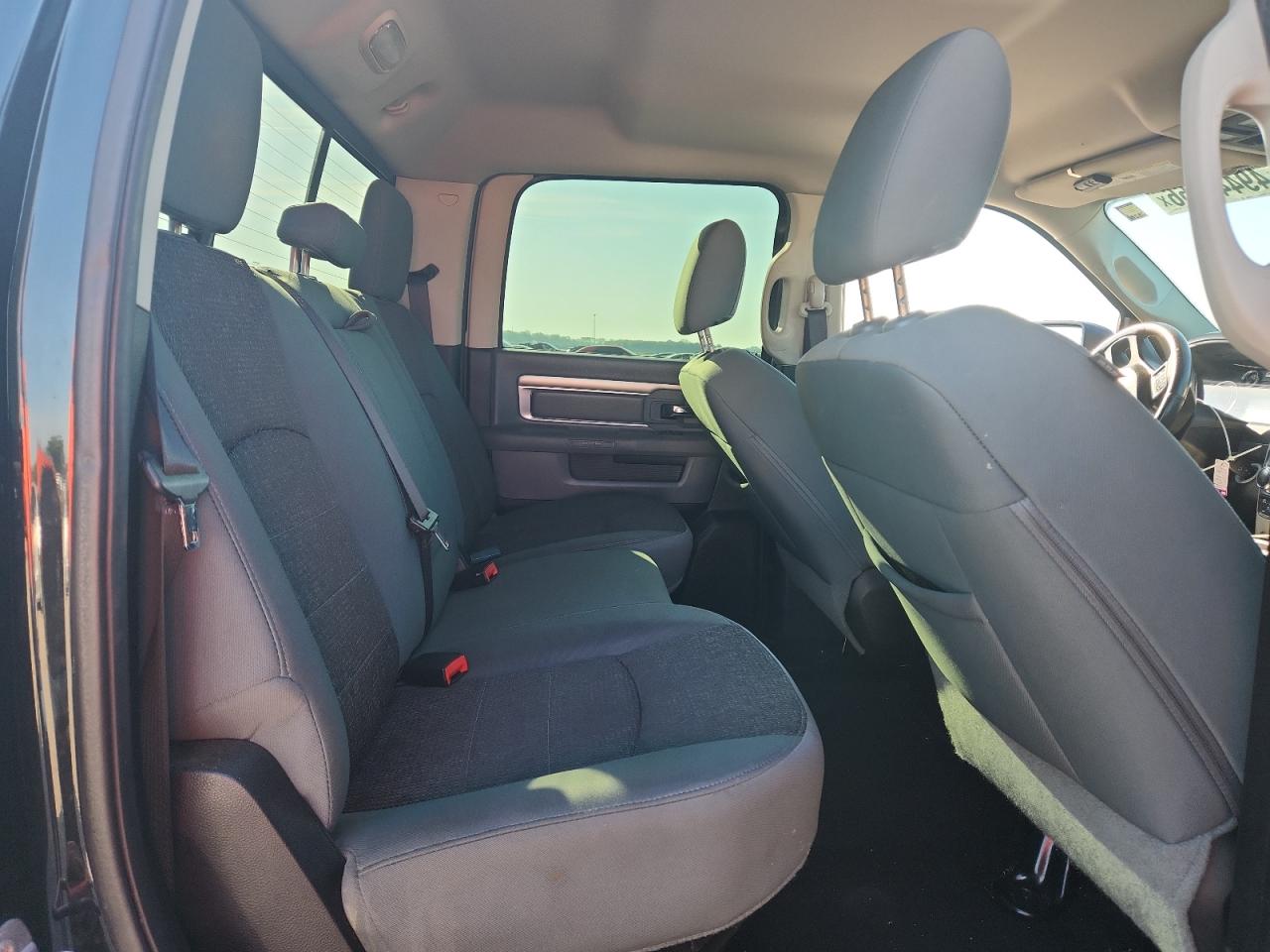 2015 RAM 1500 SLT photo 10