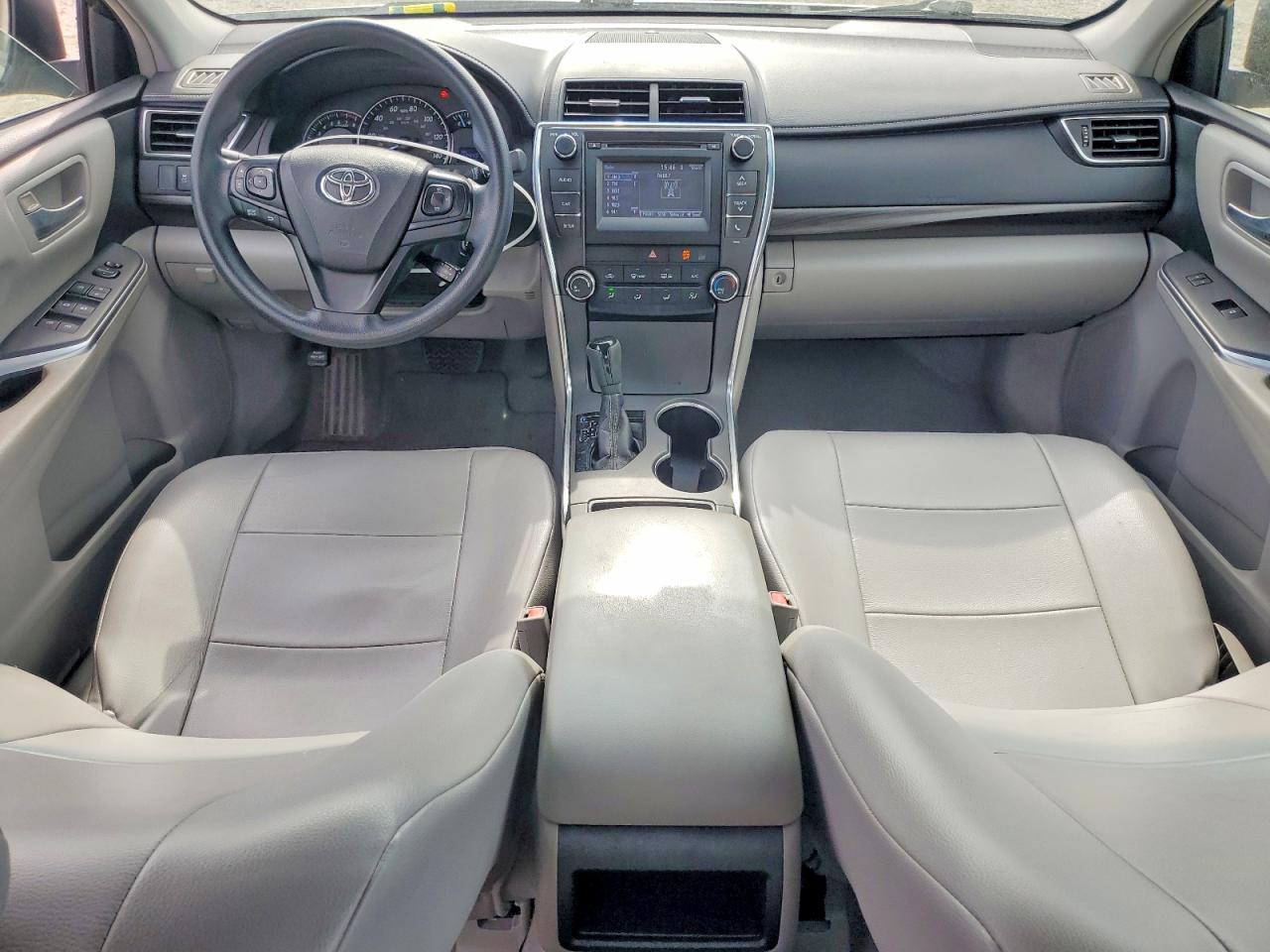 2015 TOYOTA CAMRY LE photo 22