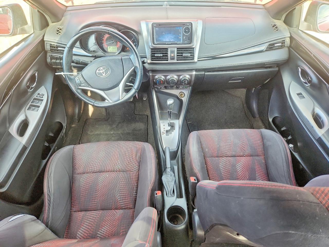2017 TOYOTA YARIS photo 22