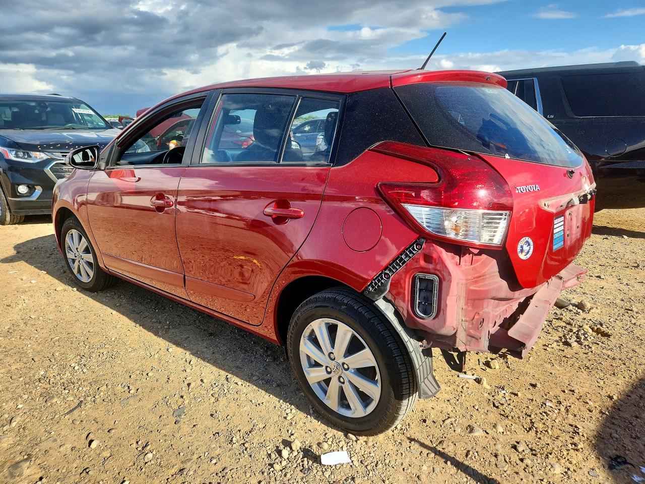 2017 TOYOTA YARIS photo 4