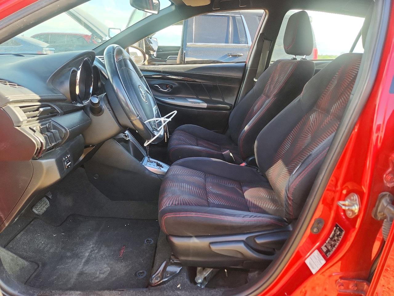 2017 TOYOTA YARIS photo 19