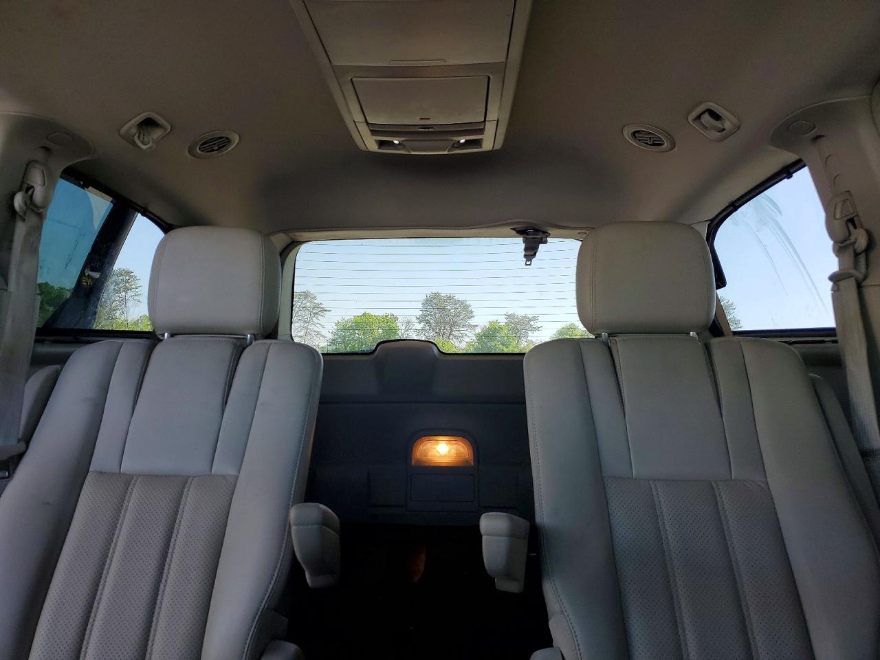 2011 CHRYSLER TOWN & COUNTRY TOURING L photo 28