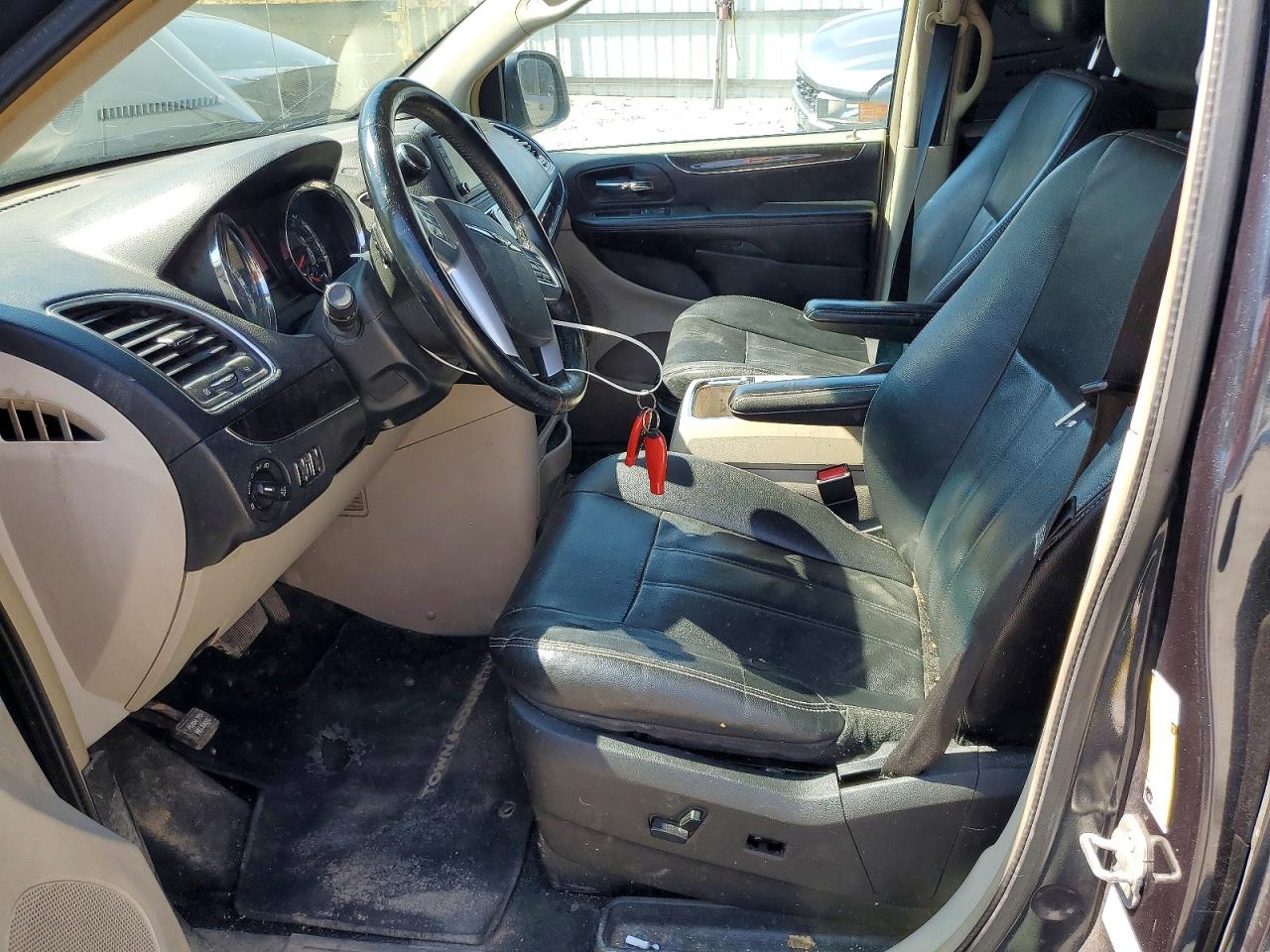 2013 CHRYSLER TOWN & COUNTRY TOURING photo 19