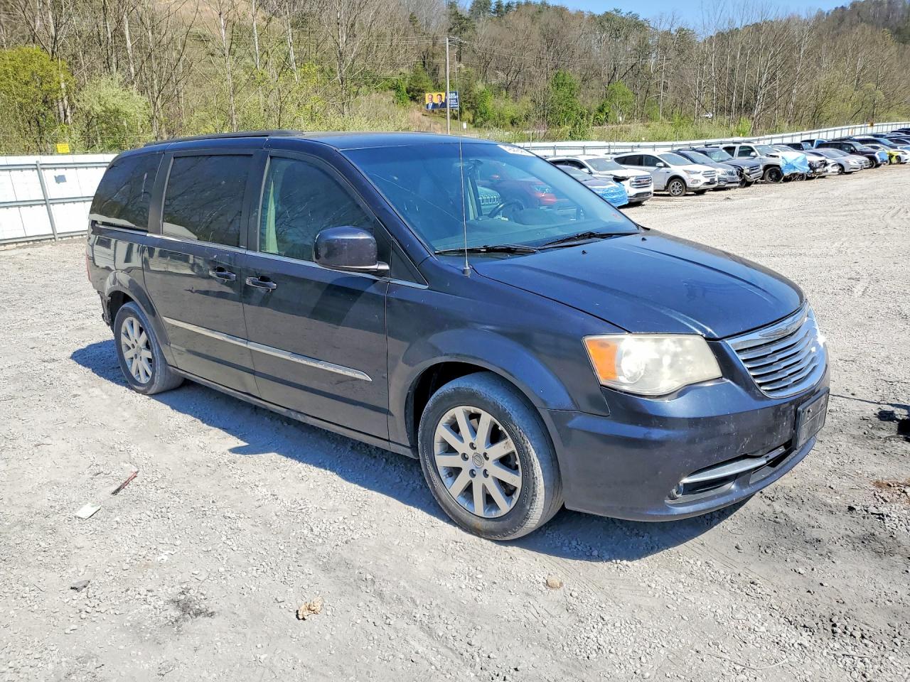 2013 CHRYSLER TOWN & COUNTRY TOURING photo 10