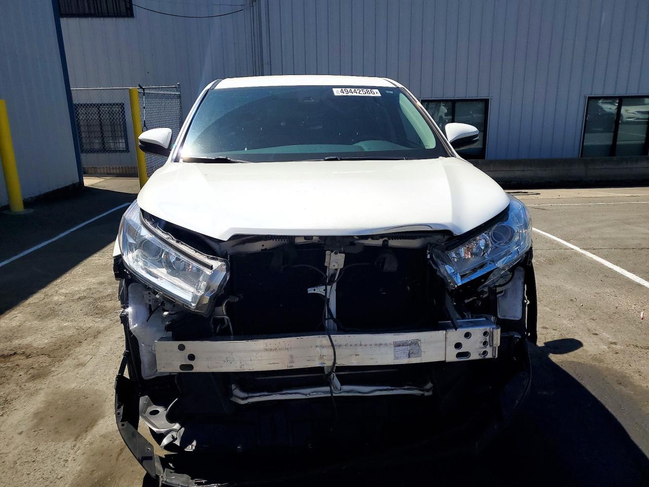 2018 TOYOTA HIGHLANDER LE photo 13