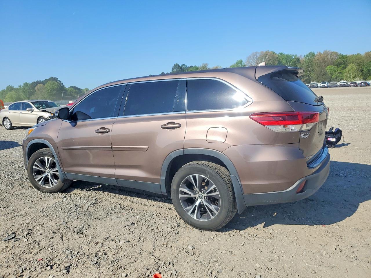 2019 TOYOTA HIGHLANDER LE PLUS photo 3