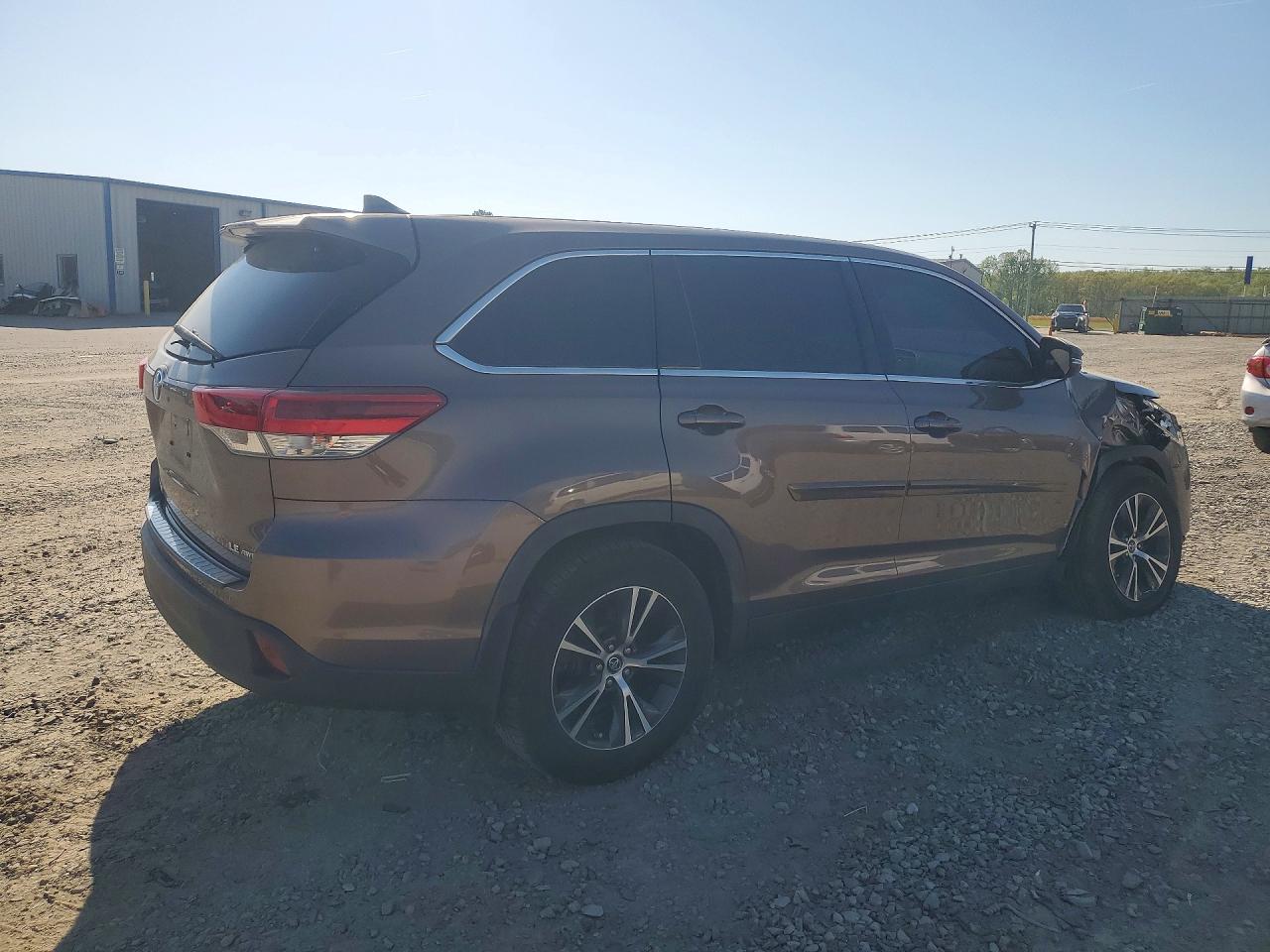 2019 TOYOTA HIGHLANDER LE PLUS photo 5
