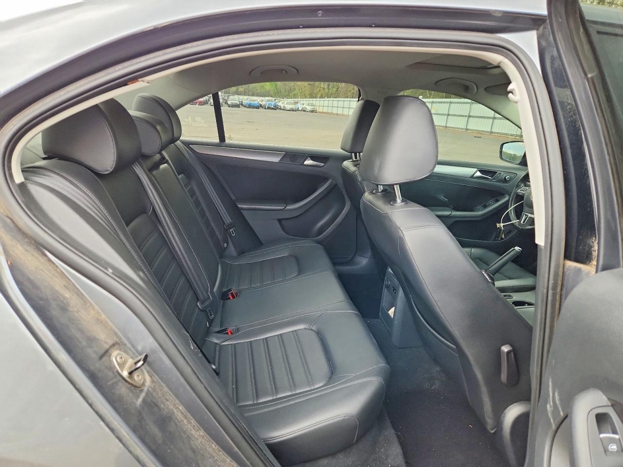 2013 VOLKSWAGEN JETTA SEL photo 28