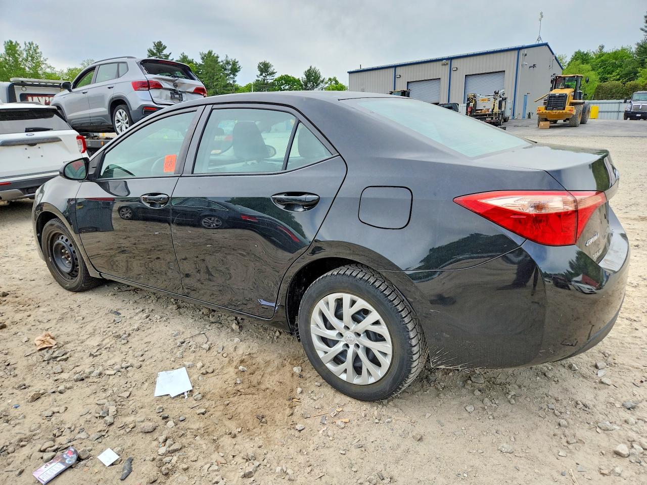 2017 TOYOTA COROLLA LE photo 3