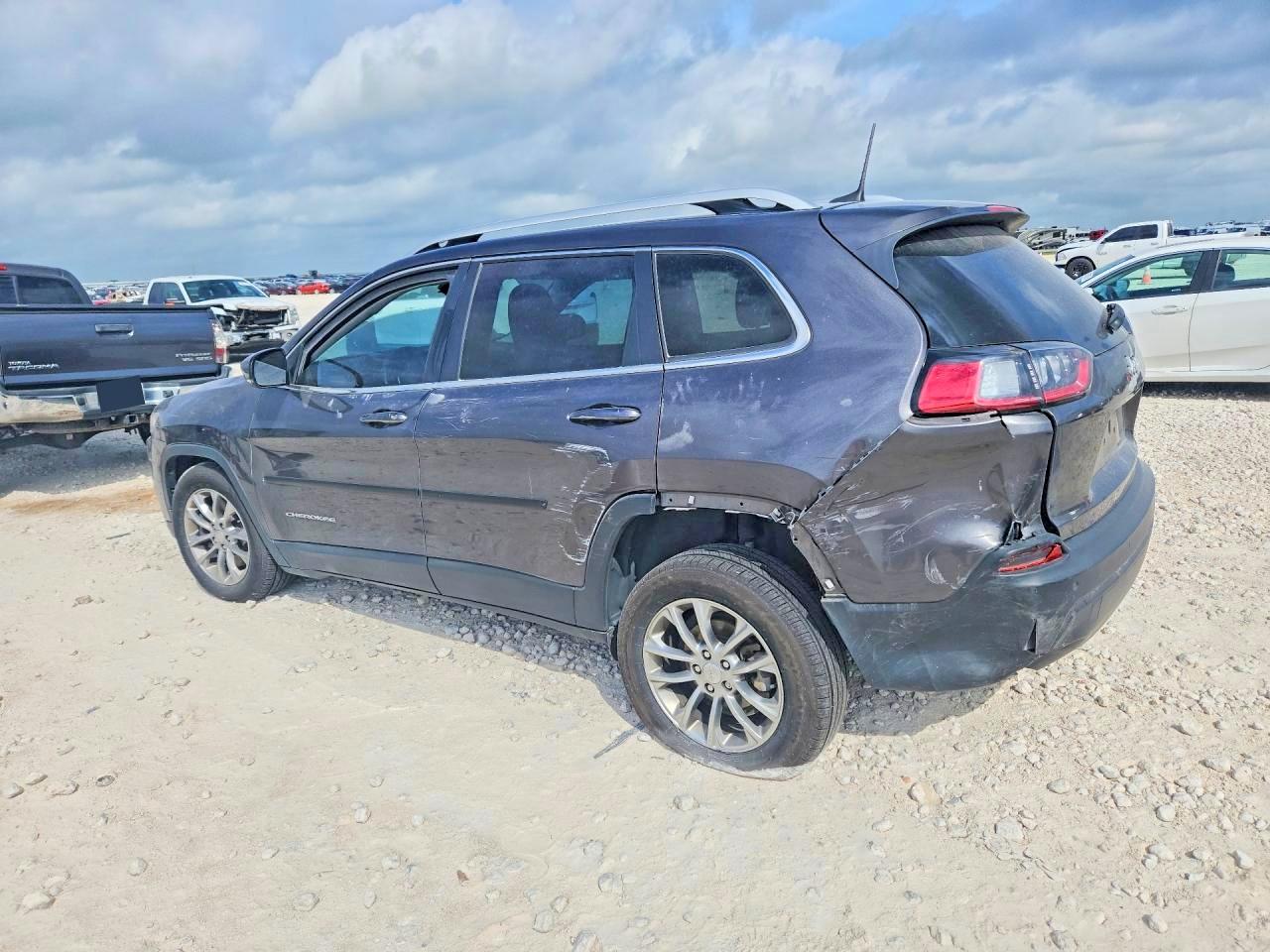 2019 JEEP CHEROKEE LATITUDE PLUS photo 3