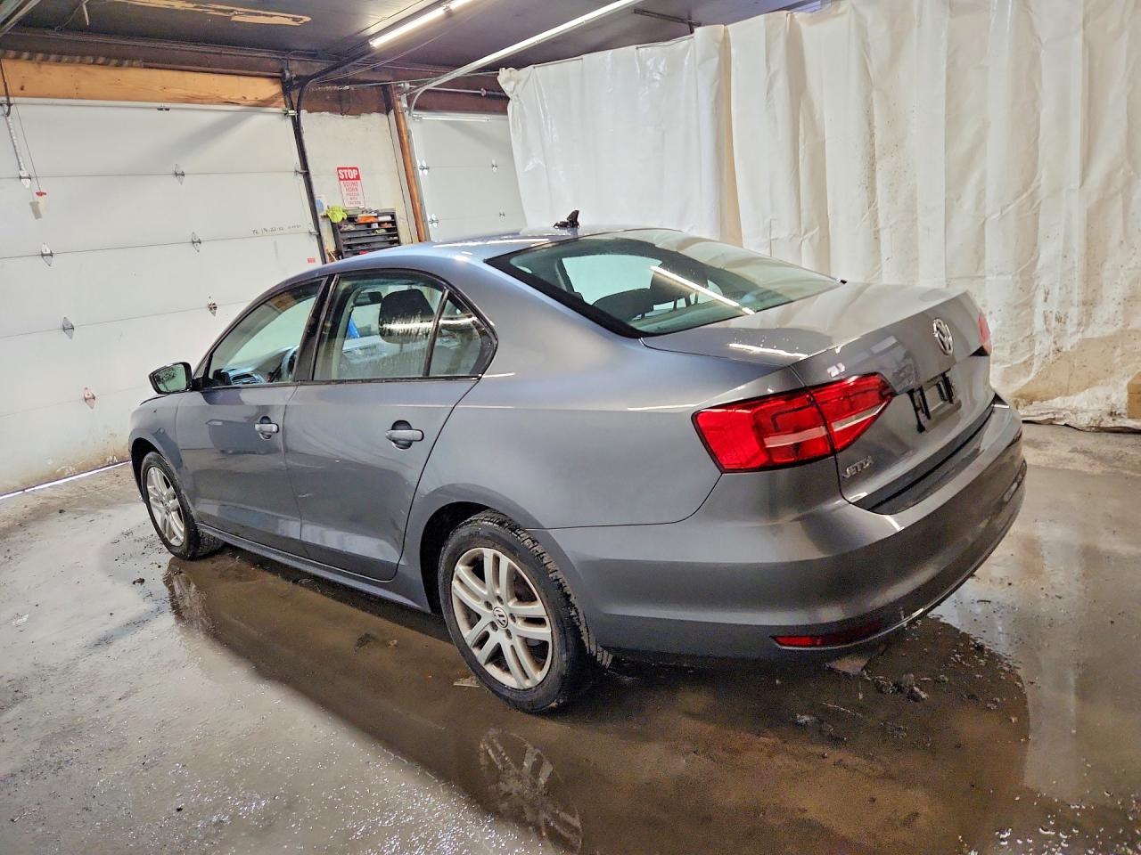 2015 VOLKSWAGEN JETTA BASE photo 4