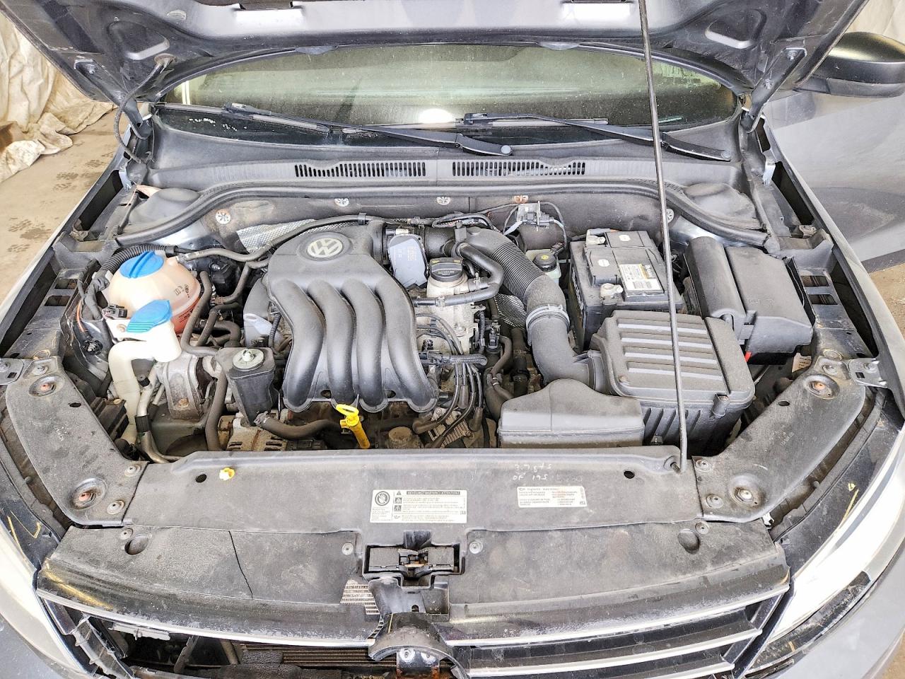 2015 VOLKSWAGEN JETTA BASE photo 31