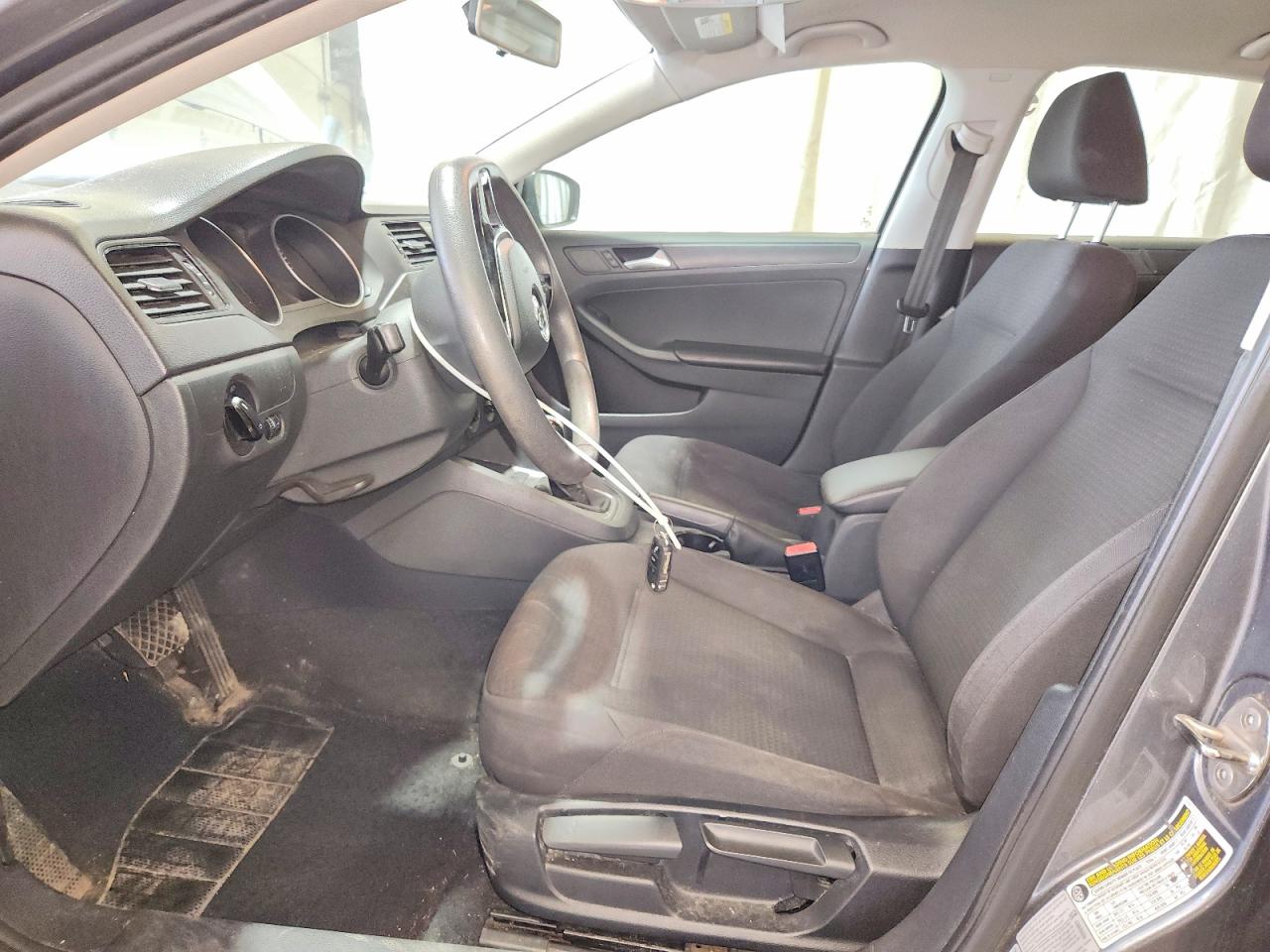2015 VOLKSWAGEN JETTA BASE photo 19