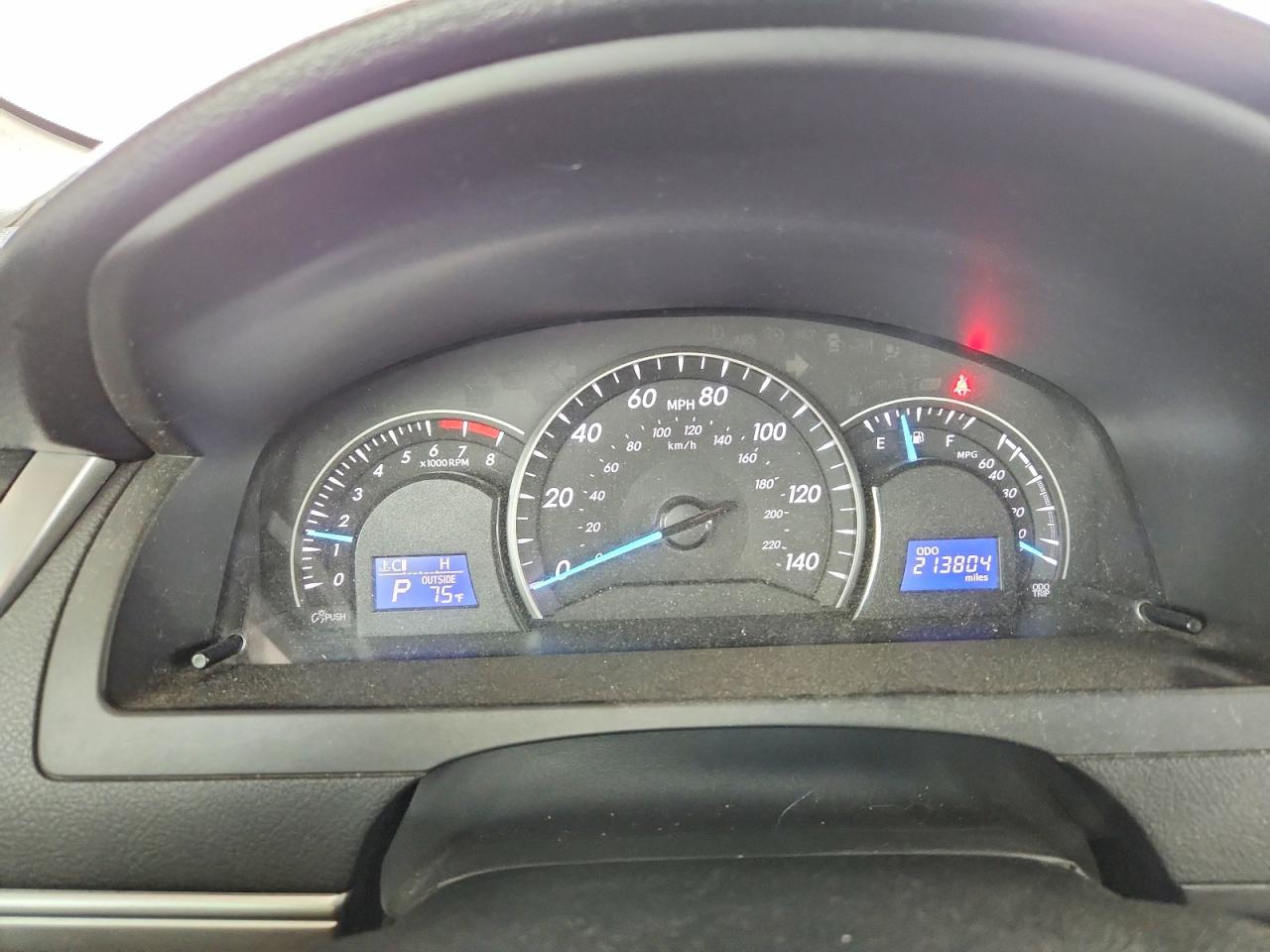 2012 TOYOTA CAMRY LE photo 17