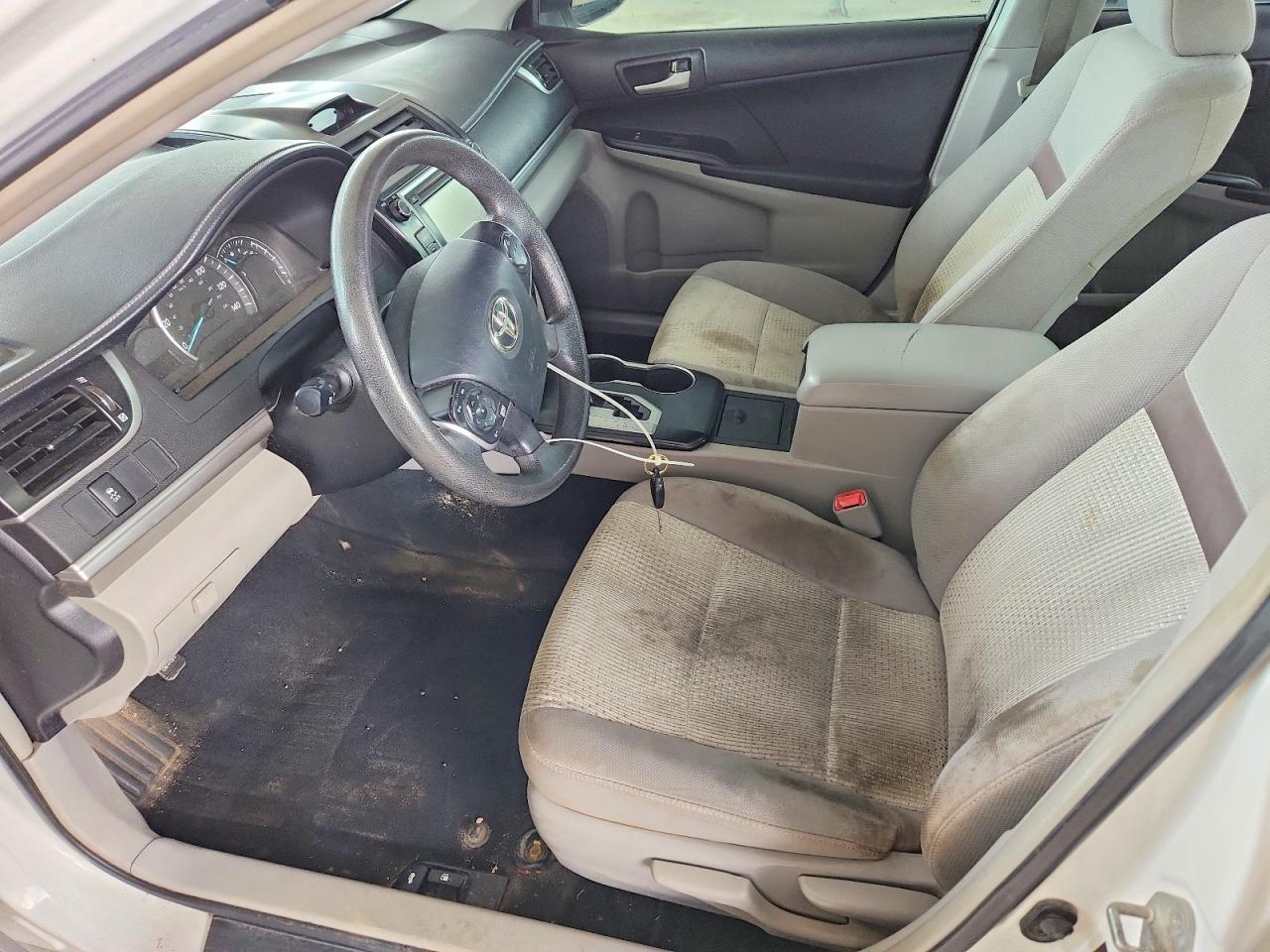 2012 TOYOTA CAMRY LE photo 13