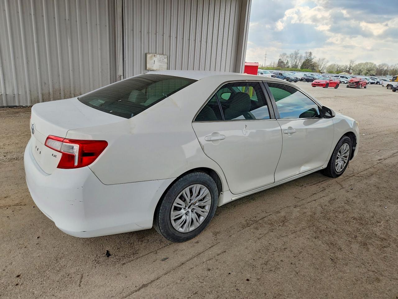 2012 TOYOTA CAMRY LE photo 5