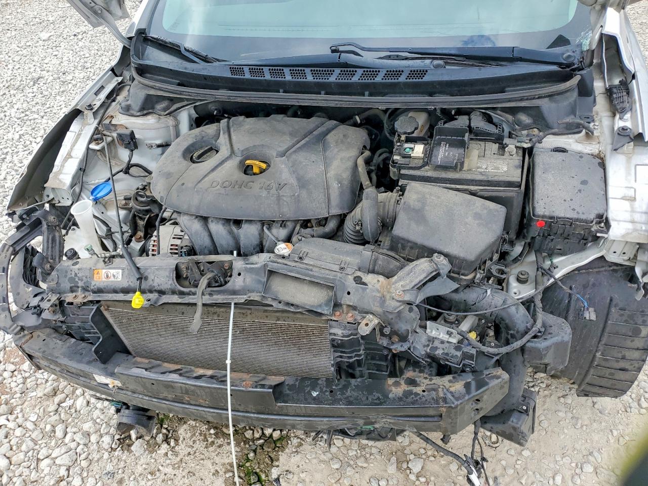 2016 HYUNDAI ELANTRA SE photo 11