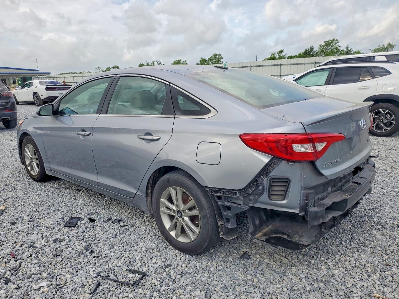 2017 HYUNDAI SONATA SE photo 4