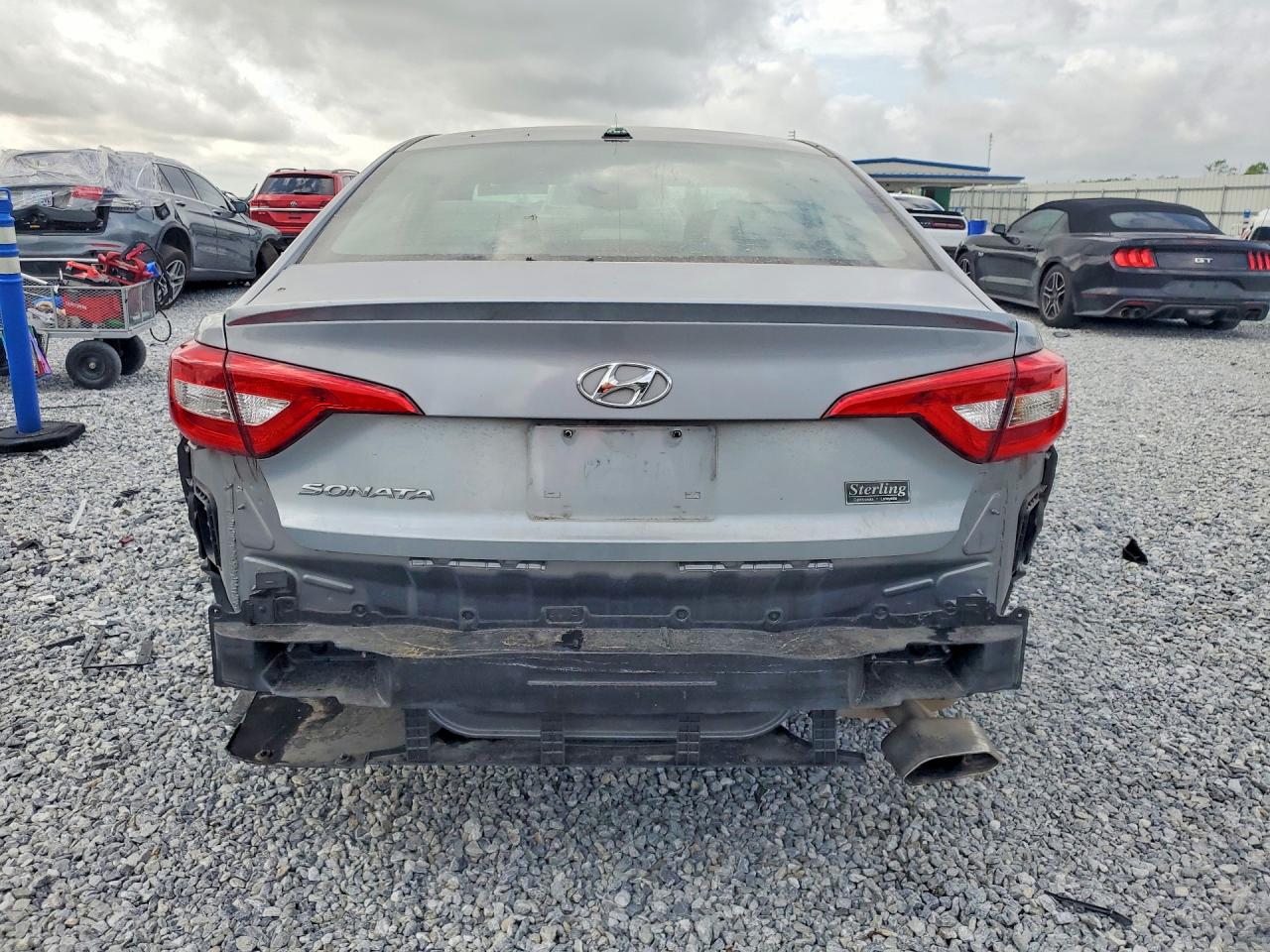 2017 HYUNDAI SONATA SE photo 16