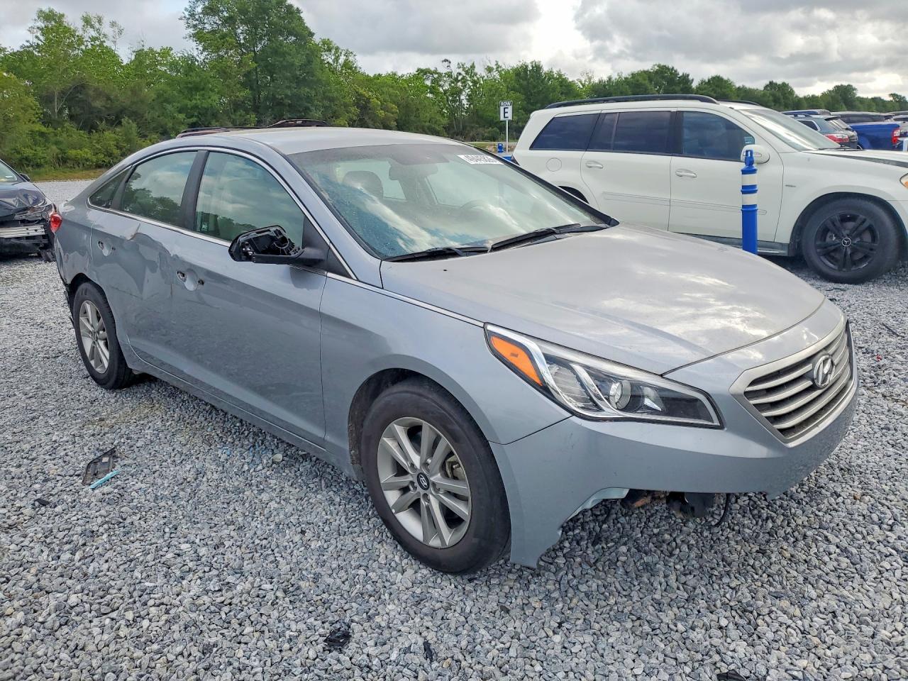 2017 HYUNDAI SONATA SE photo 10