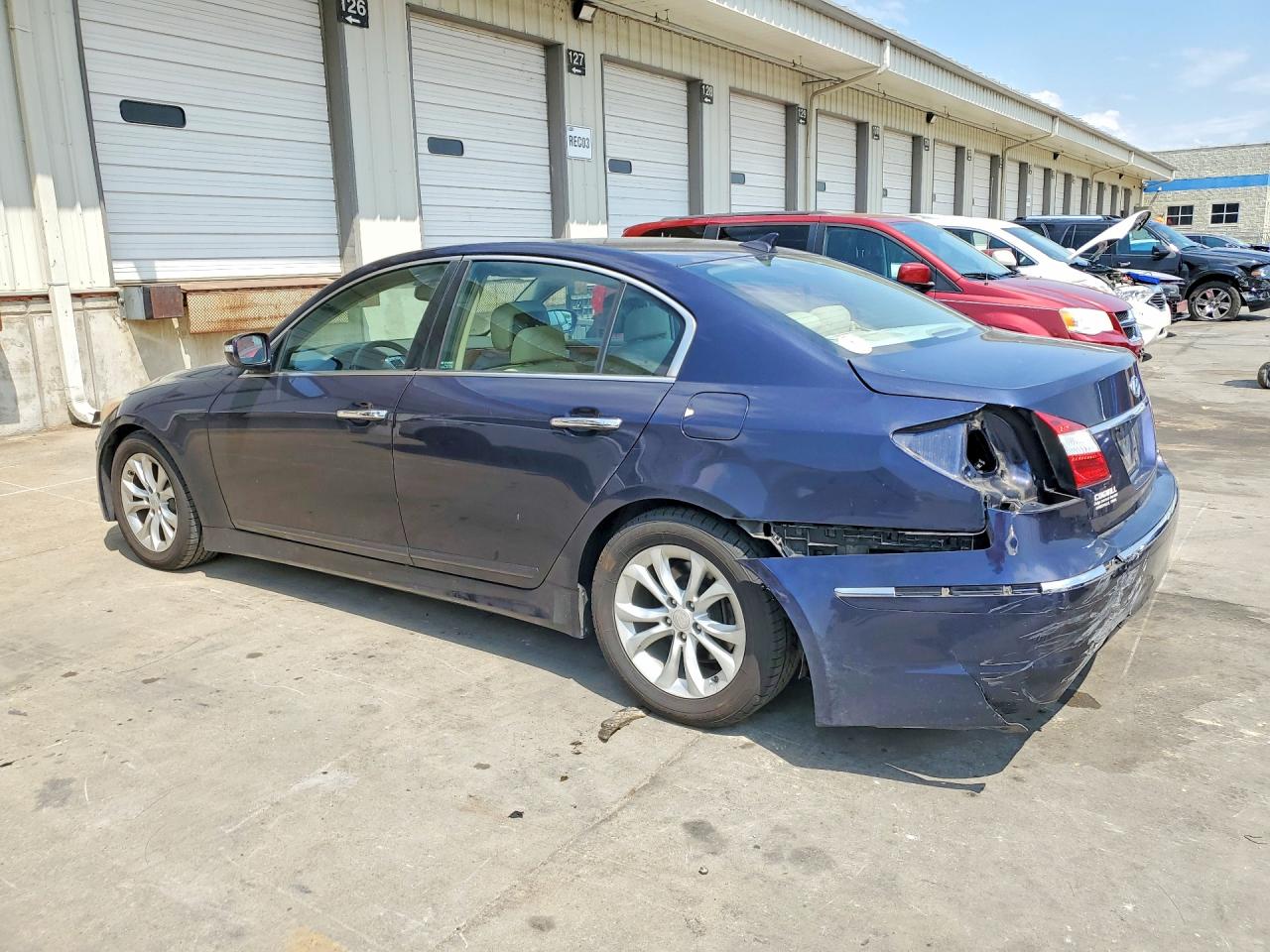 2013 HYUNDAI GENESIS 3.8L photo 2