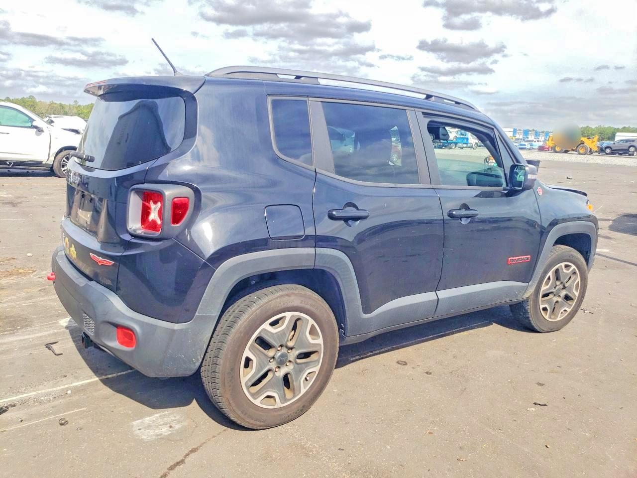 2015 JEEP RENEGADE TRAILHAWK photo 5