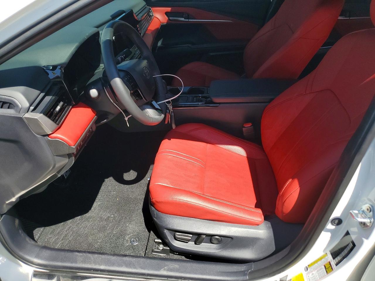 2025 TOYOTA CAMRY XSE photo 19