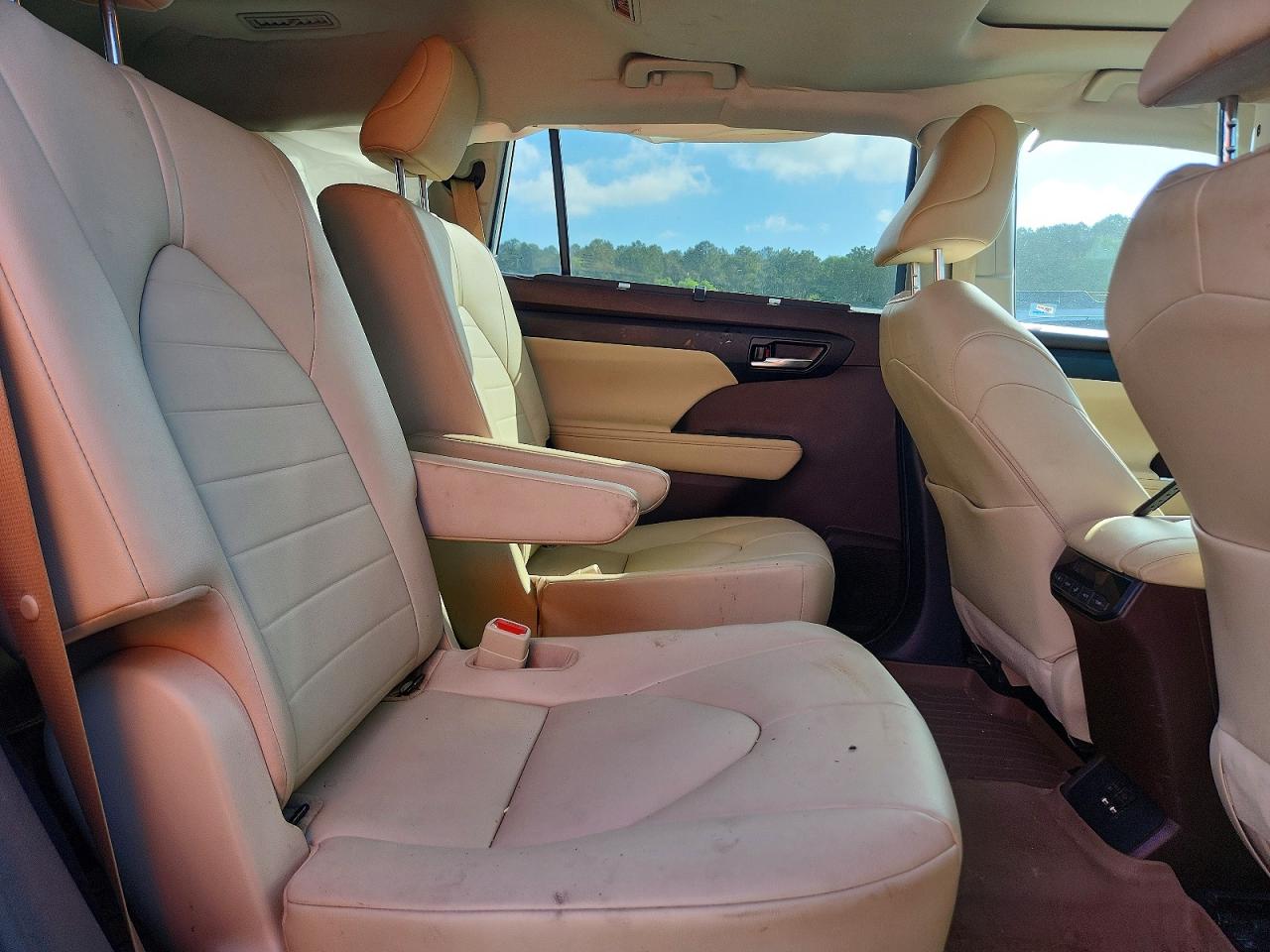 2021 TOYOTA HIGHLANDER HYBRID XLE photo 31