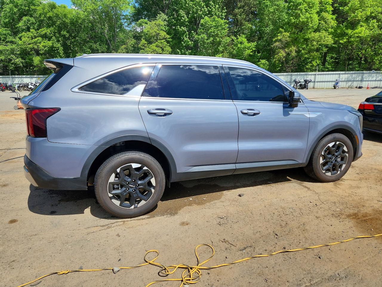 2024 KIA SORENTO S photo 5