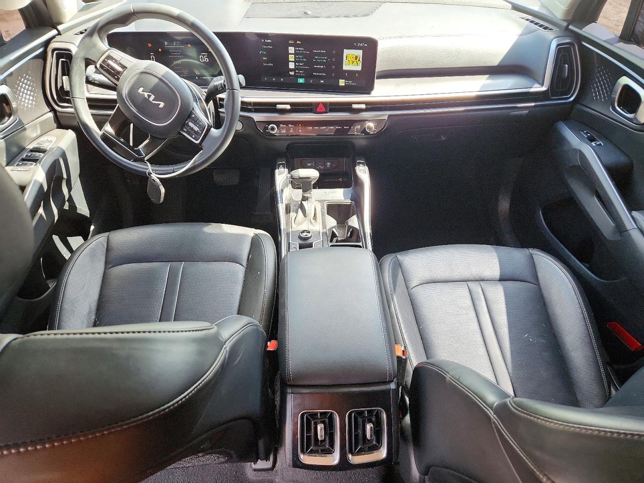 2024 KIA SORENTO S photo 15