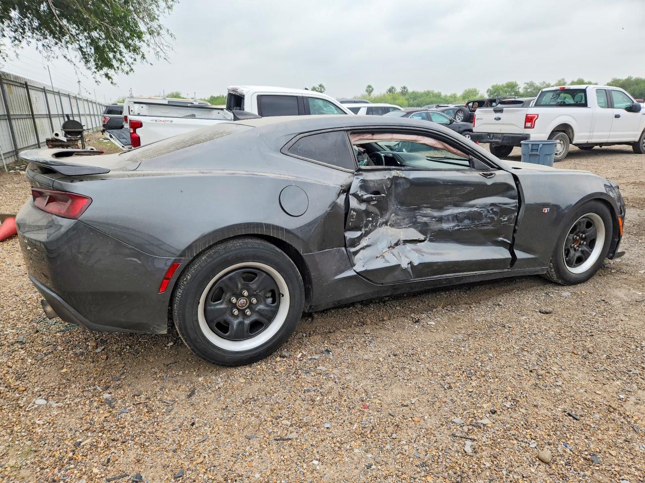 2017 CHEVROLET CAMARO LT photo 3