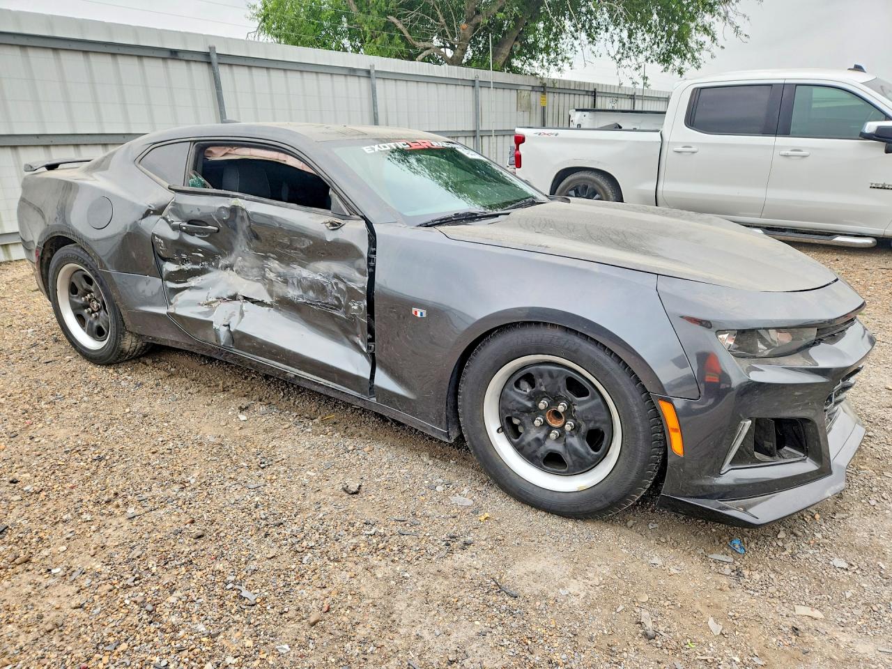 2017 CHEVROLET CAMARO LT photo 4