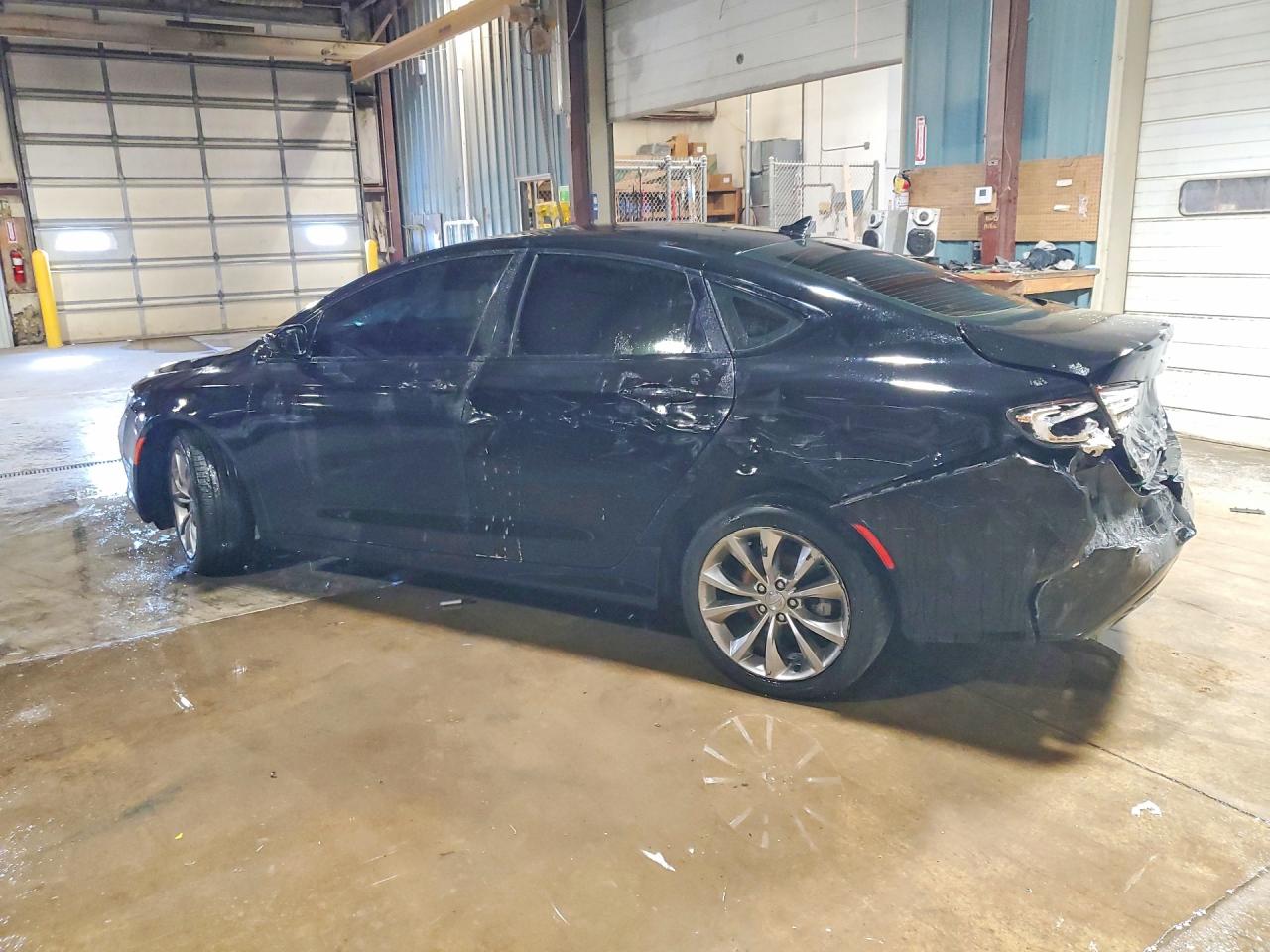2015 CHRYSLER 200 S photo 4