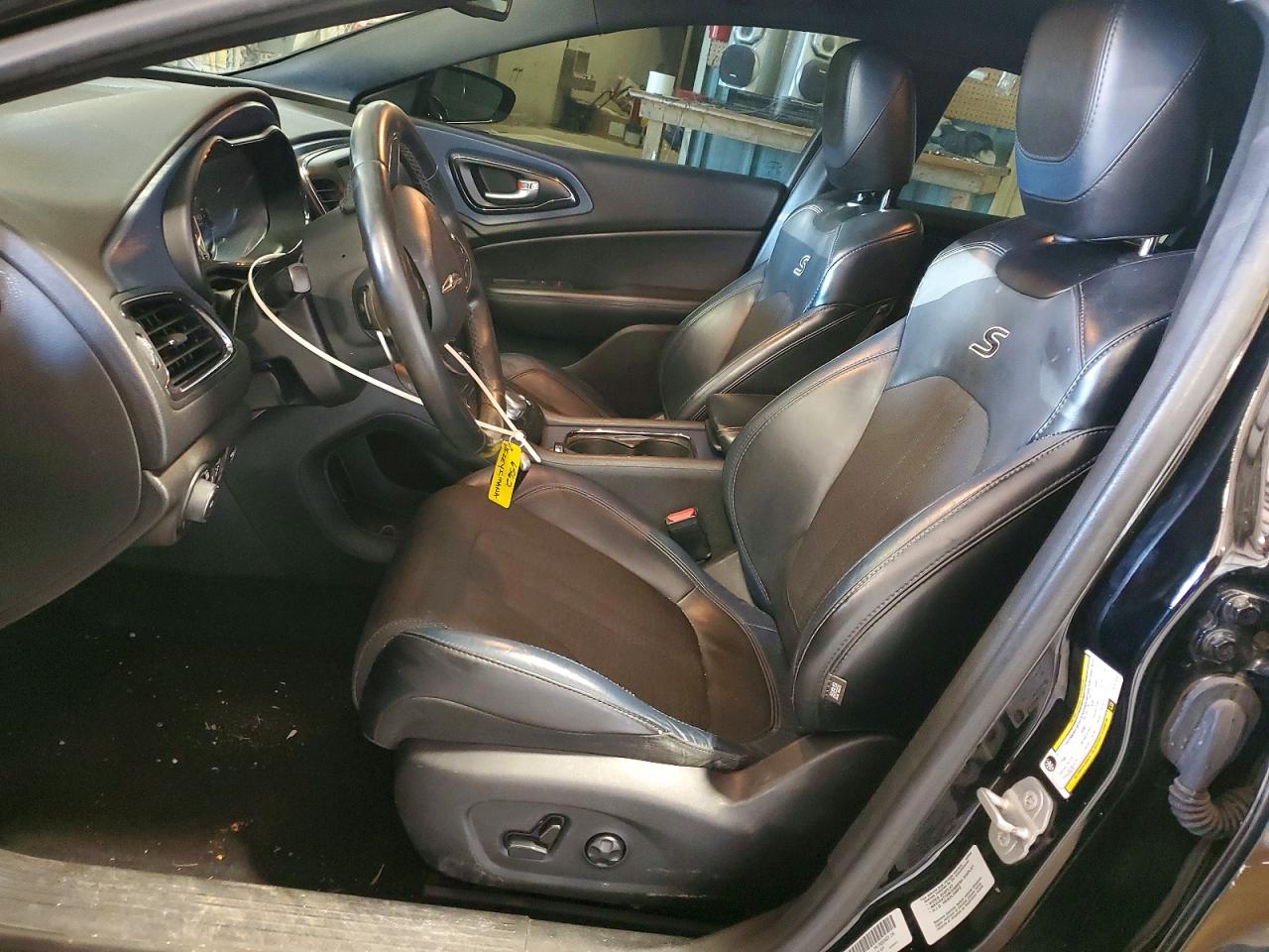 2015 CHRYSLER 200 S photo 19