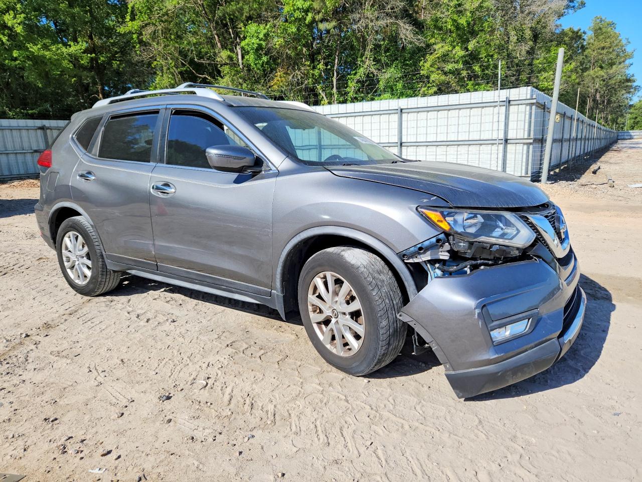 2017 NISSAN ROGUE SV photo 10