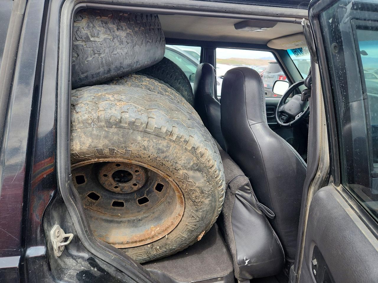 2000 JEEP CHEROKEE SPORT photo 11