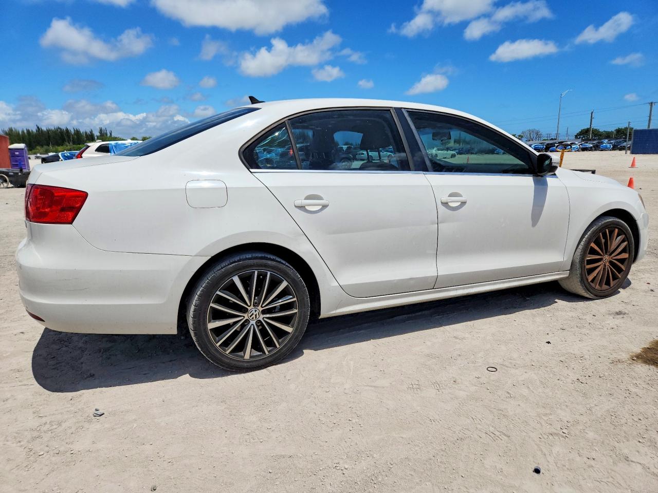 2012 VOLKSWAGEN JETTA SEL photo 7