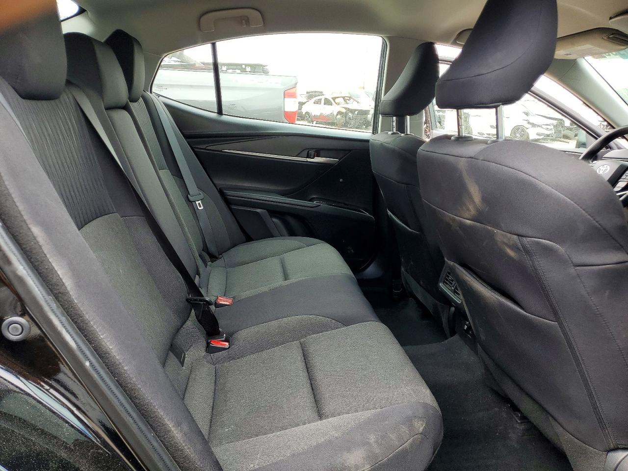 2025 TOYOTA CAMRY LE photo 28