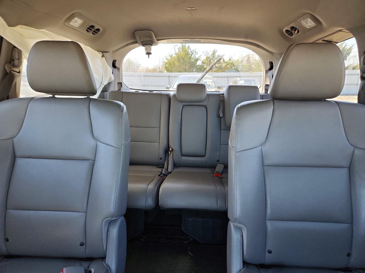 2016 HONDA ODYSSEY TOURING photo 10