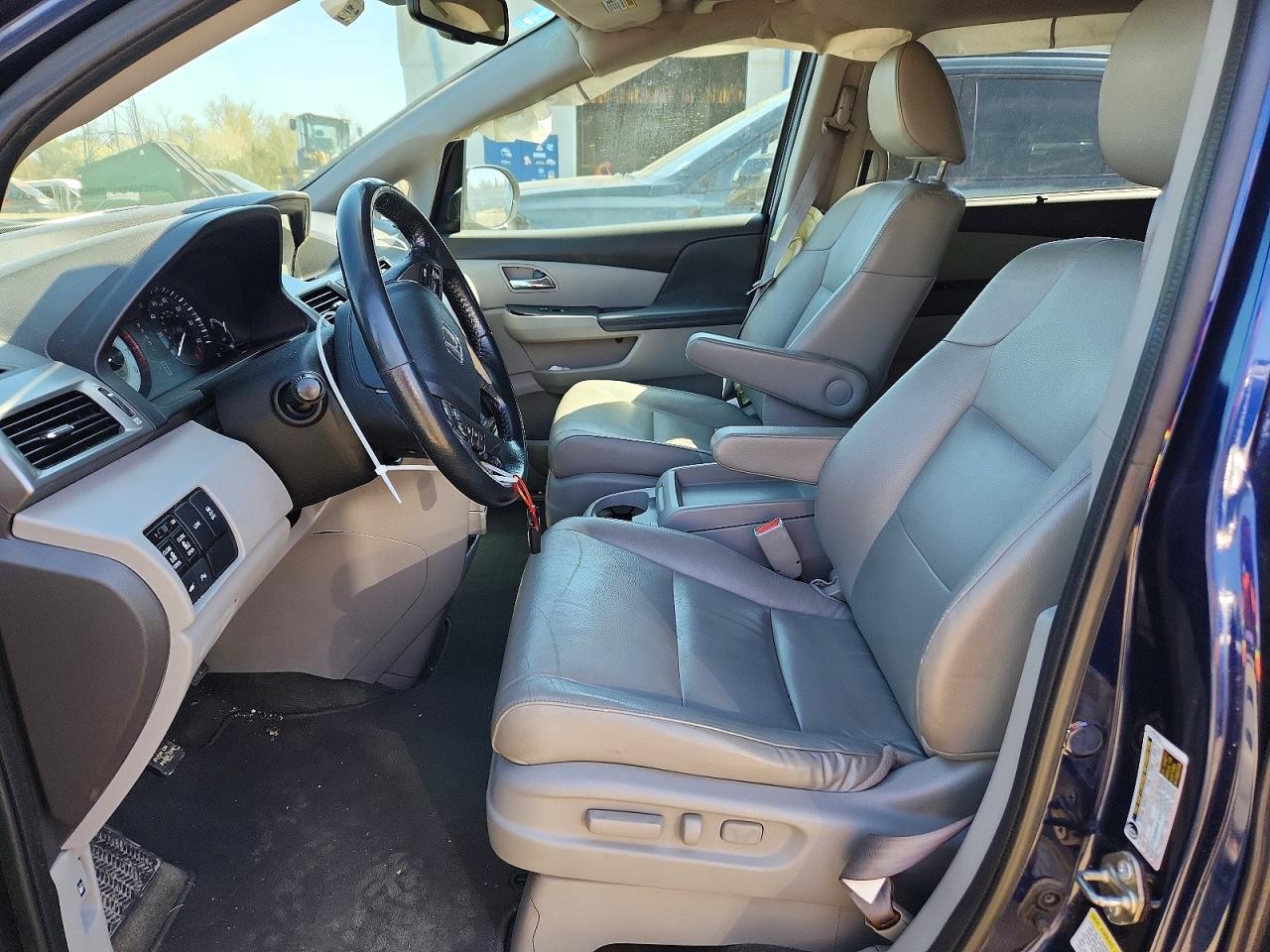 2016 HONDA ODYSSEY TOURING photo 7