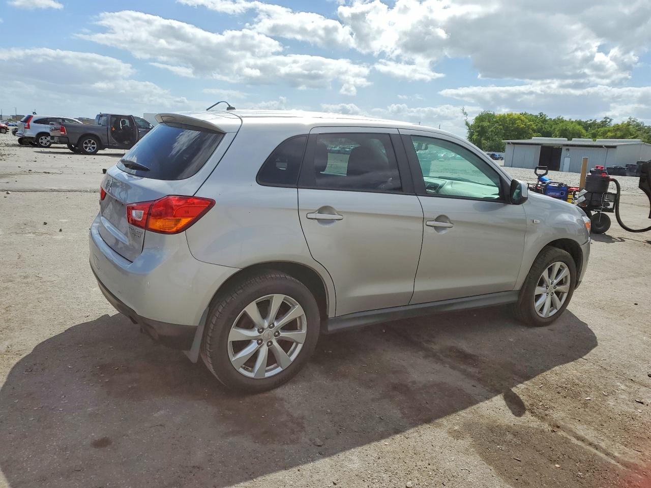 2015 MITSUBISHI OUTLANDER SPORT ES photo 7