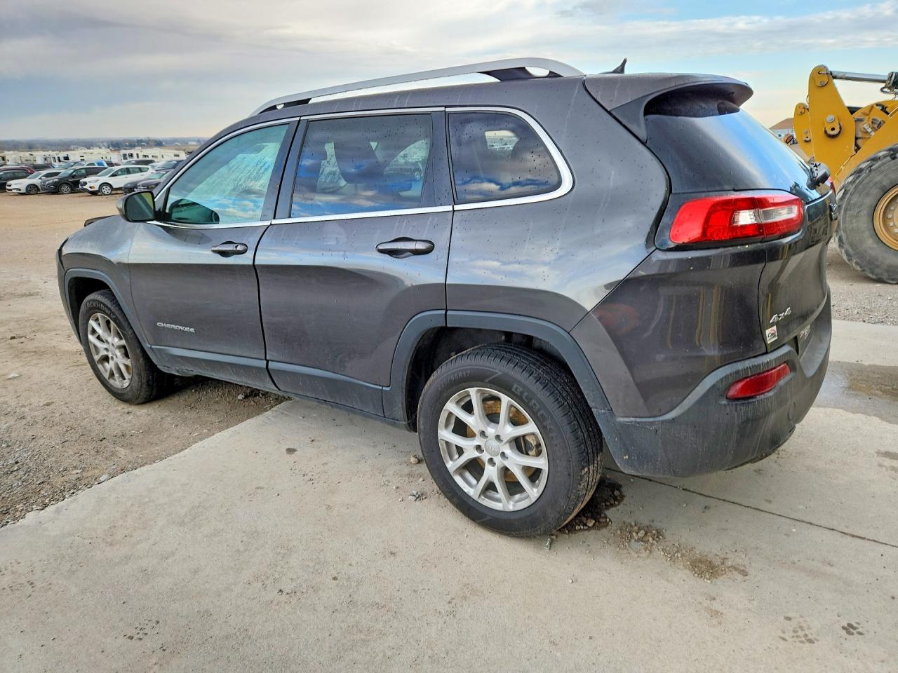 2015 JEEP CHEROKEE LATITUDE photo 4