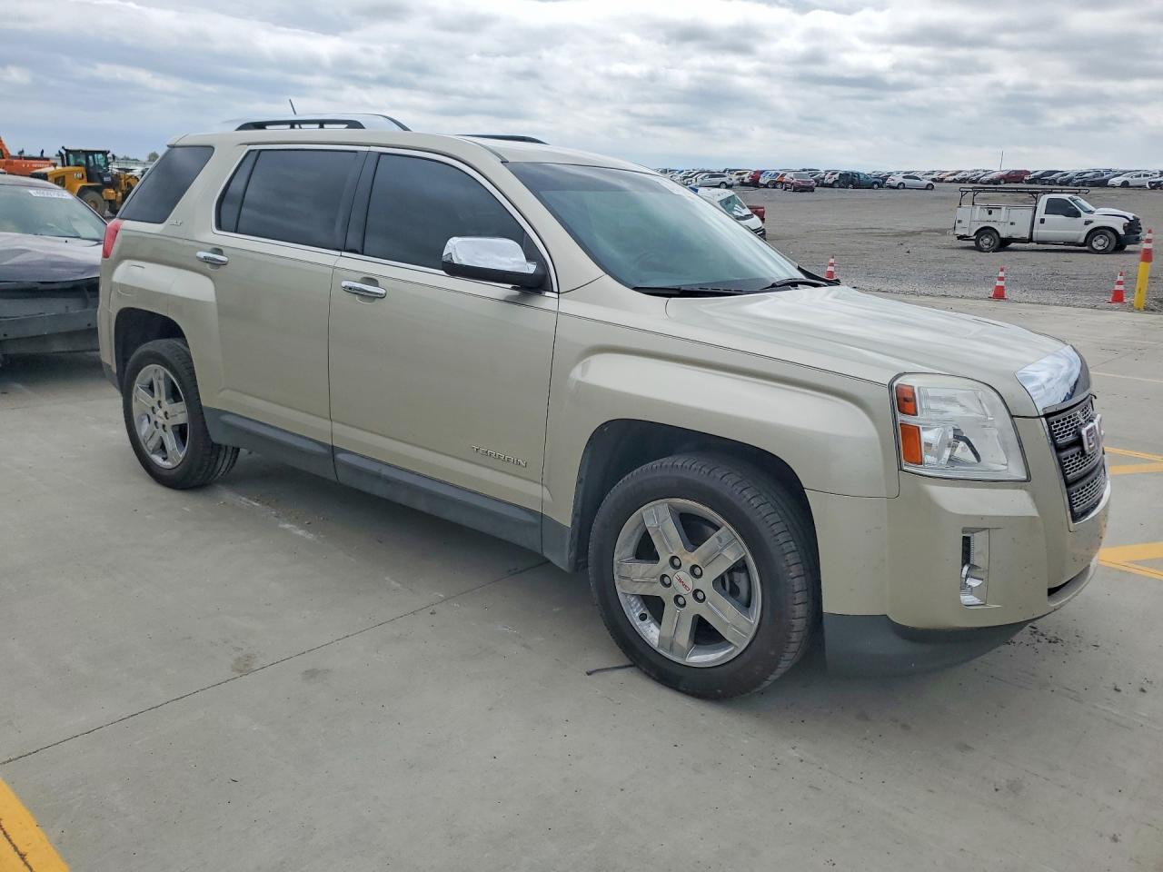 2013 GMC TERRAIN SLT photo 7