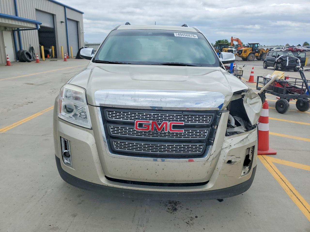 2013 GMC TERRAIN SLT photo 9