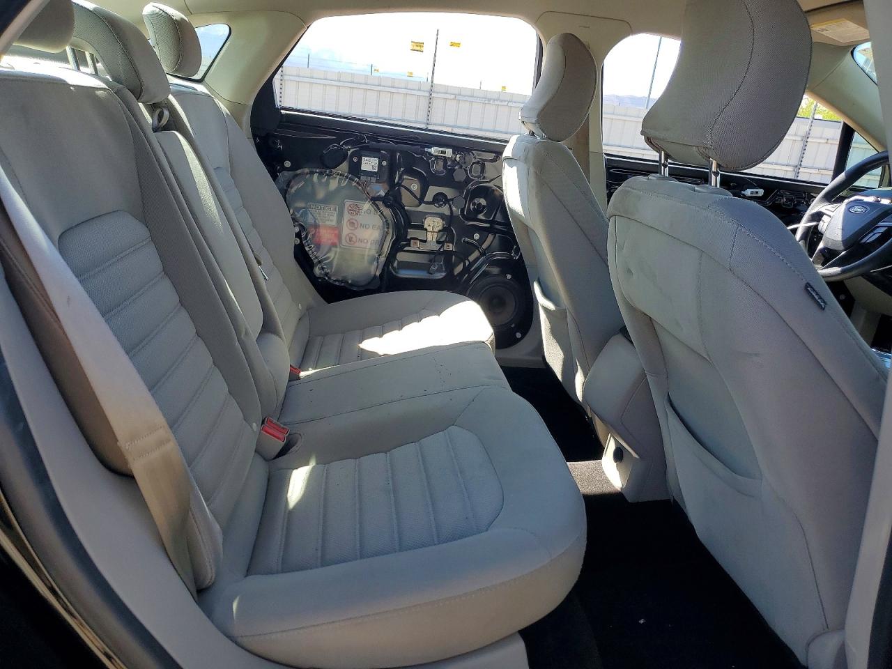 2017 FORD FUSION photo 19