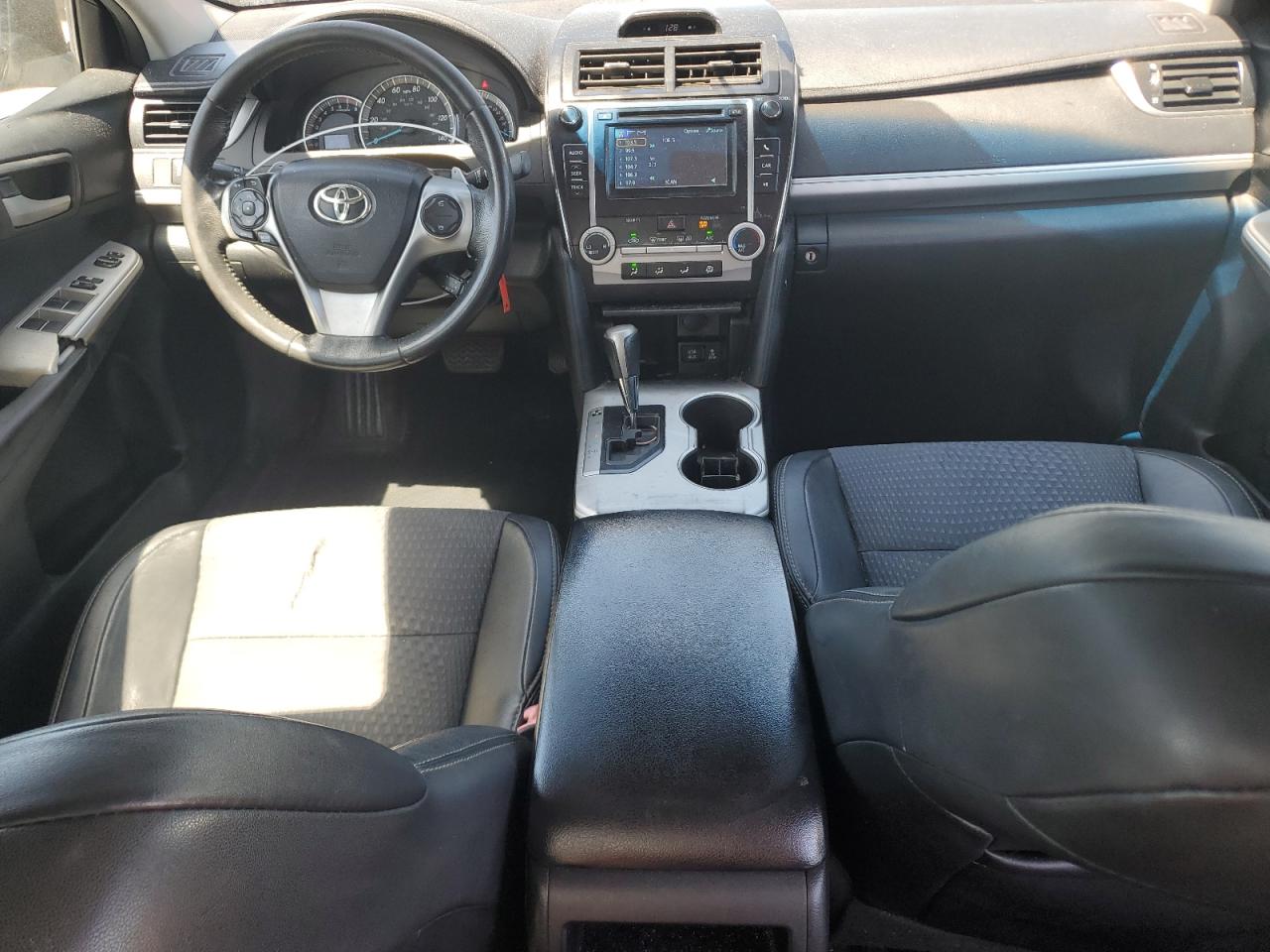 2012 TOYOTA CAMRY SE photo 15