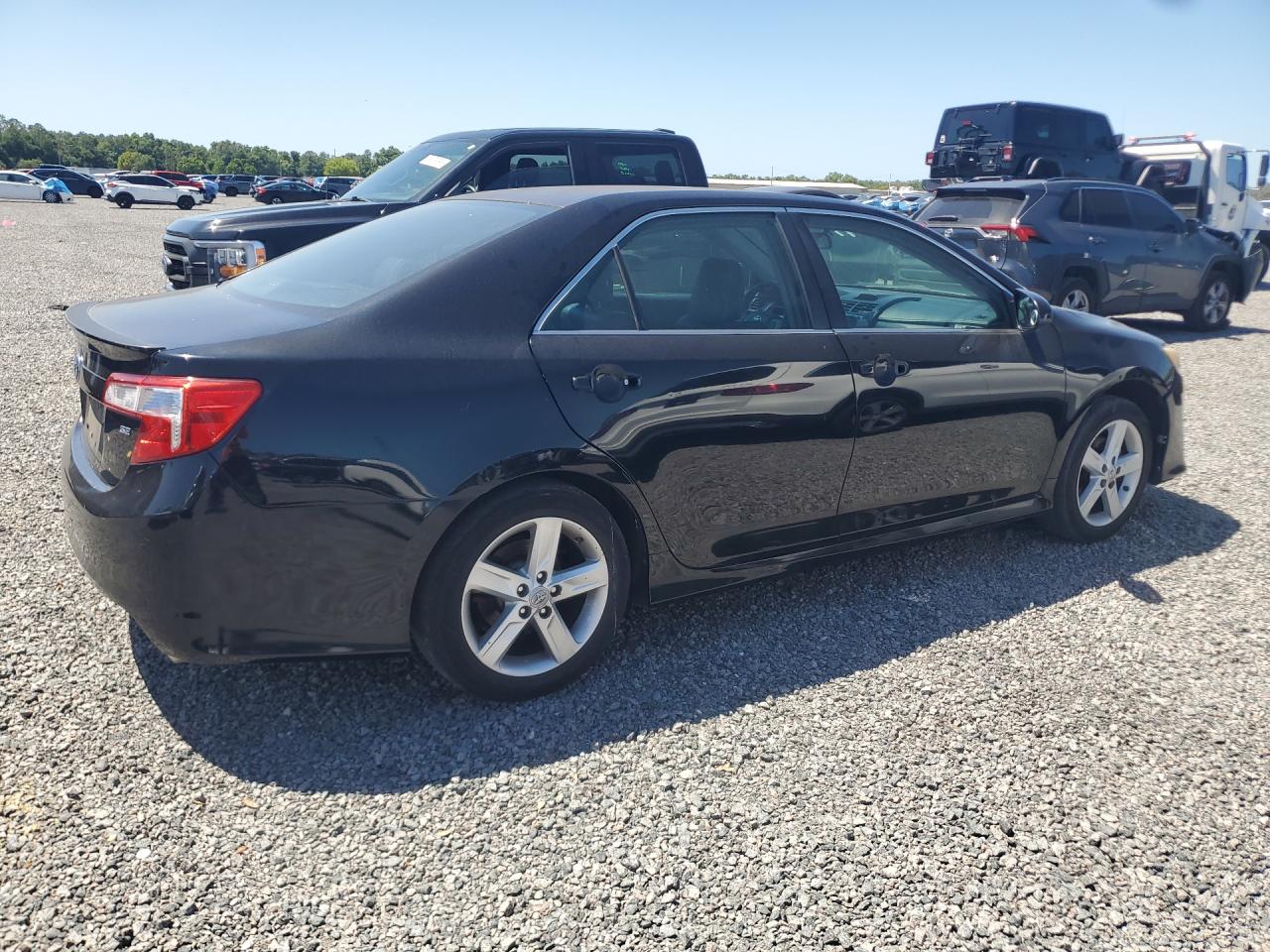 2012 TOYOTA CAMRY SE photo 5